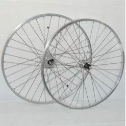 Fahrrad Richter Laufradsatz 28 Zoll Aluminium Silber Nabendynamo / Freilaufkörper 7-fach