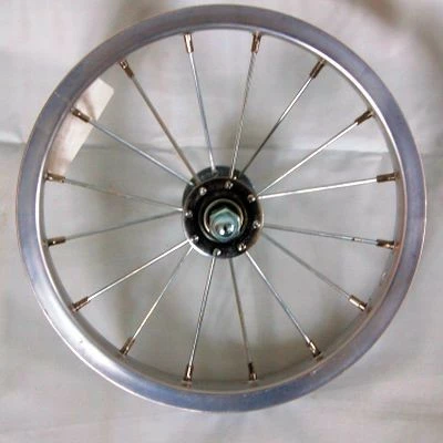 BIKE&CO Vorderrad 12 Zoll Alu Felge Silber 1 BIKE&CO Vorderrad 12 Zoll Alu Felge Silber